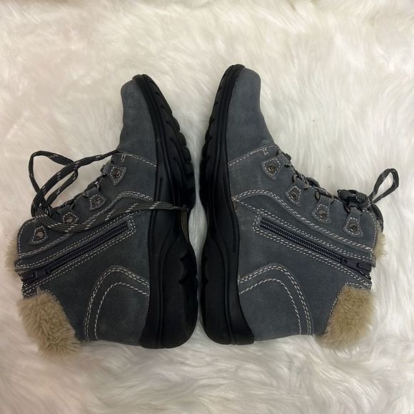 Earth Origins Crowley 7M Water Resistant Faux Fur Suede Ankle Boots Bin 22 - Picture 7 of 9